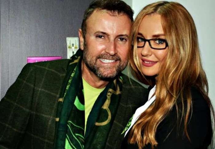 Tania Budi, cu ochelari, alături de bunul ei prieten, Cătălin Botezatu