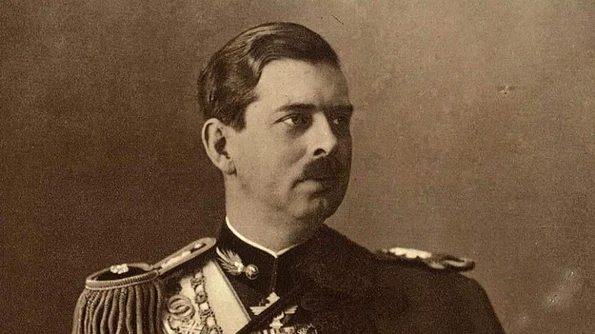 20 februarie: A fost decretată o nouă Constituţie prin care se introducea dictatura regală a lui Carol al II–lea şi sfârşitul regimului parlamentar jpeg