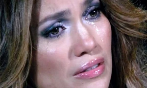Jennifer Lopez in lacrimi, foto Pinterest jpg