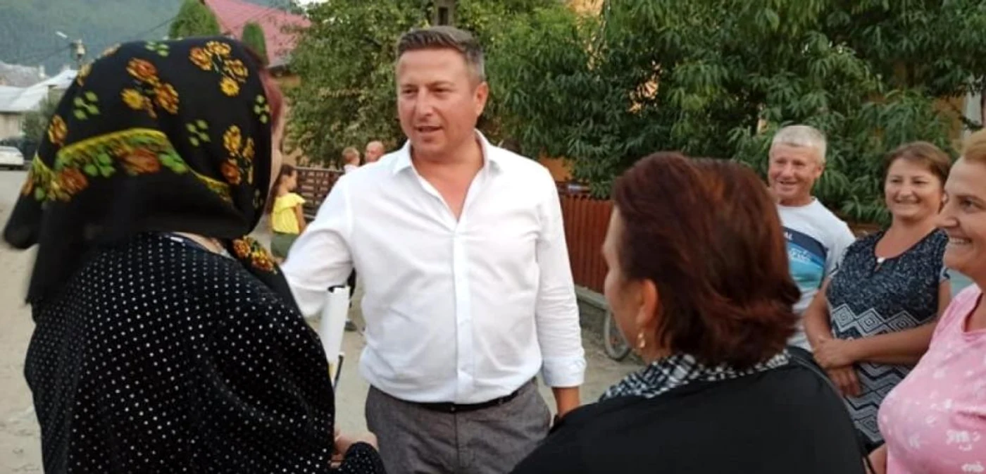 Ogâgău va trebui acum să le explice oamenilor de ce şi-a terorizat familia. FOTO: Facebook: Traian Ogâgău