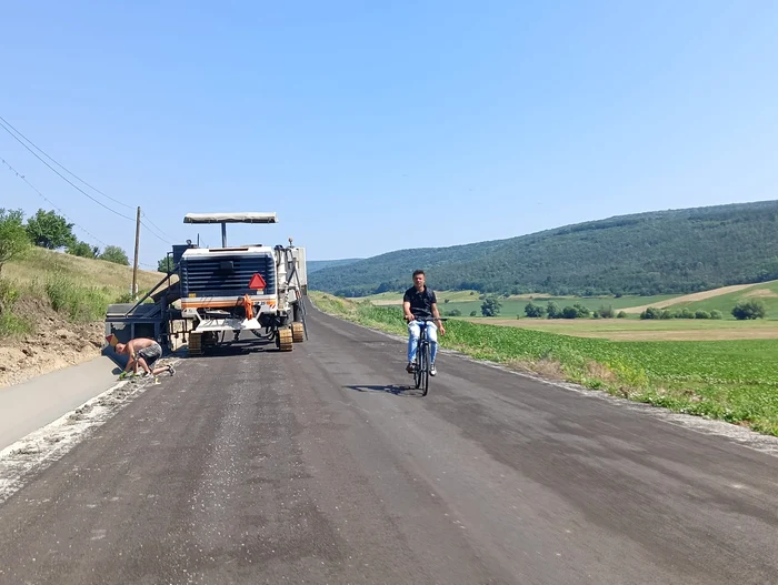 95 de kilometri de drum județean au fost modernizați FOTO Mircea Albu