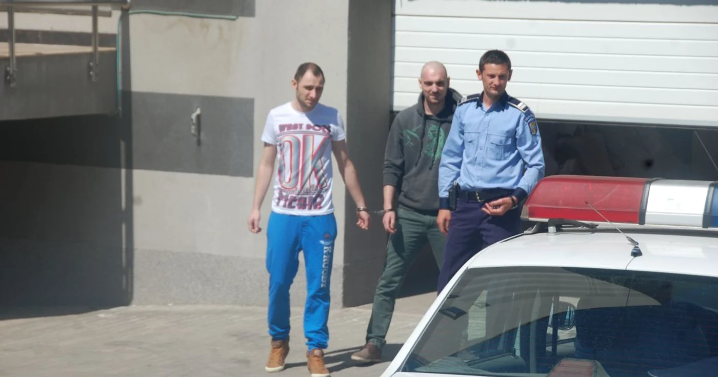 Dan Năstase Bratosin (stânga) şi Ionuţ Corozel au fost aduşi în faţa instanţei FOTO:odv.ro