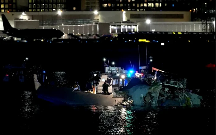 Anchetatorii investighează cauza tragediei aviatice. FOTO X