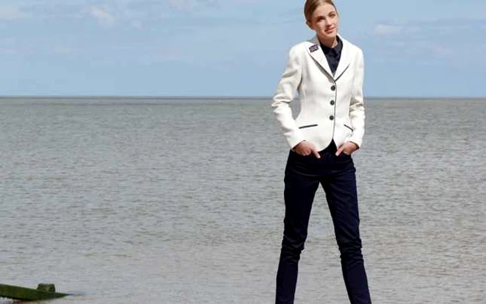 katherine hooker tinuta 2 facebook