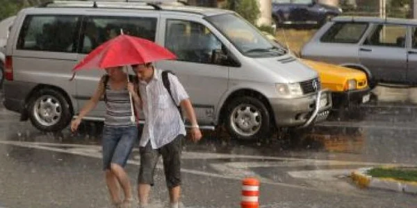 Constanţa: Ploaie torenţială pe litoral