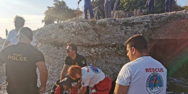 Un elicopter pilotat de un român s-a prăbuşit în Marea Egee foto politic gr