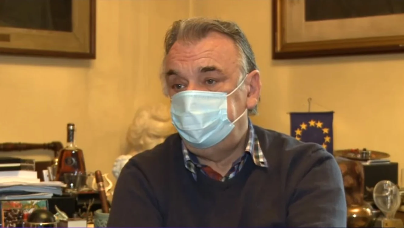 
    Ioan Gârboni, director general al Filarmonicii „Banatul” din Timișoara, a trecut și el prin experiența „Covid”foto: captură Digi24  