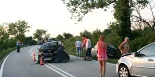 Reşiţa:VIDEO  Drumul naţional dintre Reşiţa şi Caransebeş a fost transformat în pistă de "Formula 1" de şoferii vitezomani