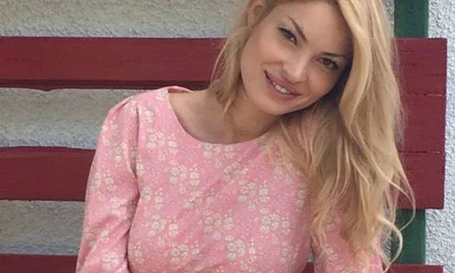 valentina pelinel jpeg
