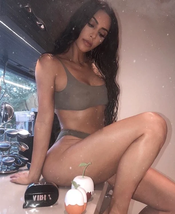 4 kim kardashian kimoji new jpg jpeg