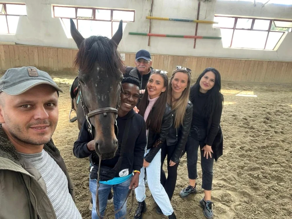 Africanul Mudi trăieşte un vis frumos în România FOTO arhiva personală