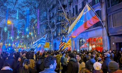 Concentració a Barcelona davant del Consolat Veneçolà a favor de Nicolás Maduro 20260103 02 jpg