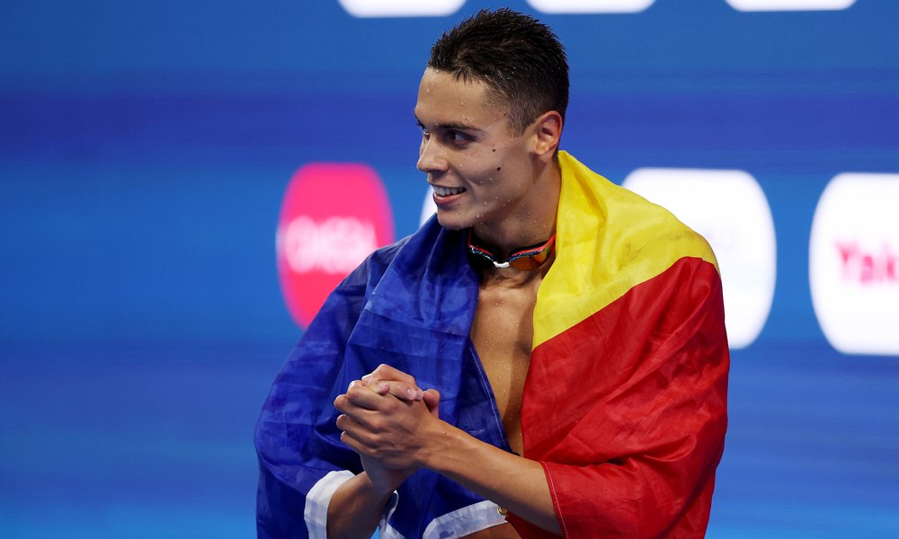 David Popovici sare astăzi în bazin după a doua medalie de aur la Mondialele de la Singapore