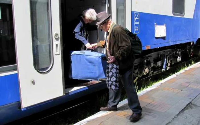 Trenurile pentru navetisti nu vor circula maine (foto arhiva)