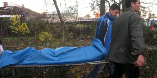 Cadavrul sinucigaşului a fost transportat la morga Spitalului de Urgenţă