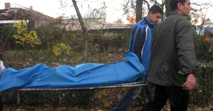 Cadavrul sinucigaşului a fost transportat la morga Spitalului de Urgenţă