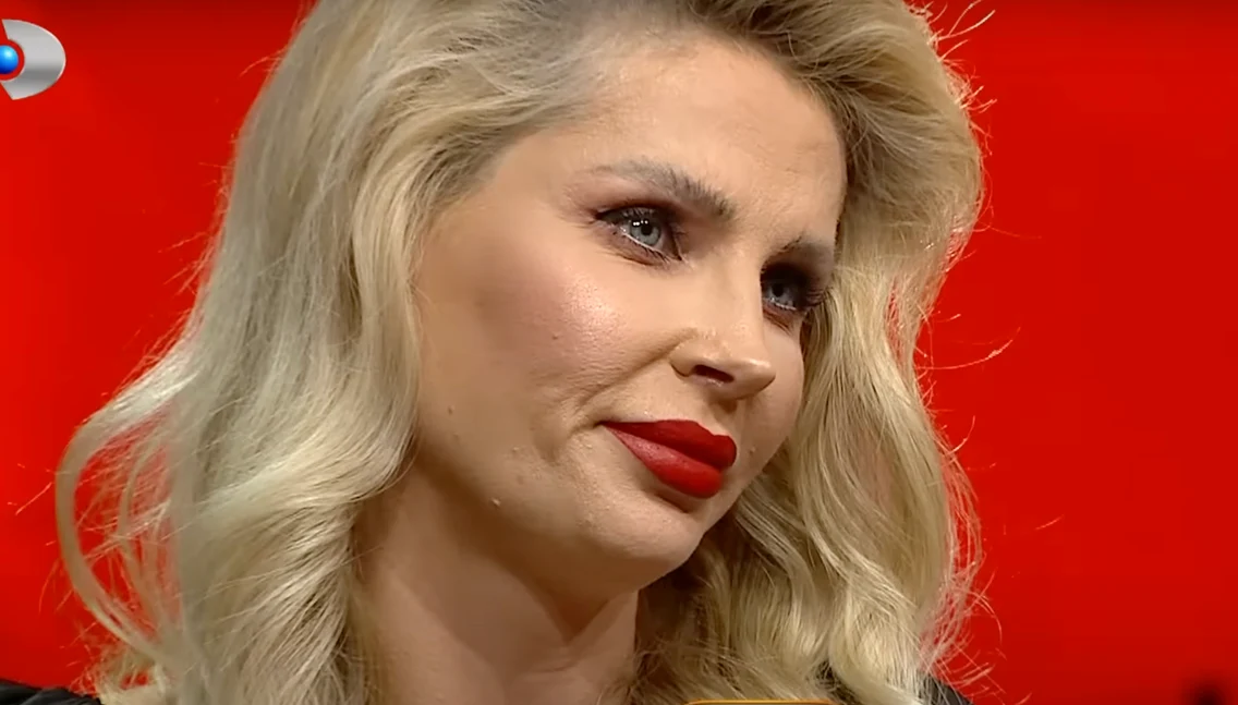 andreea banica1 png