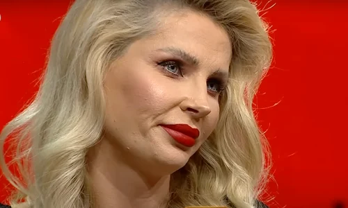 andreea banica1 png