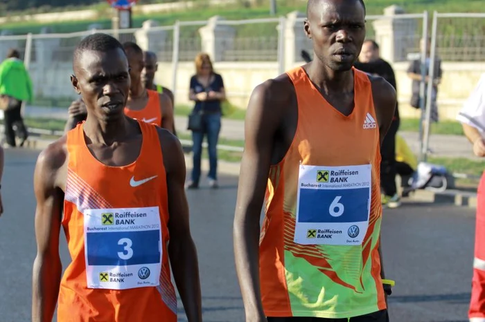 Kenyenii Amos Choge (nr. 3) și Bethuel Cheruiyot * Foto: Marian Burlacu