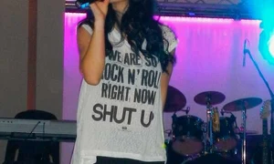 Ellie White a revenit pe scenă la o lună după ce a născut  jpeg