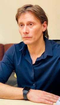 1 marius manole fumeaza bea jpg jpeg