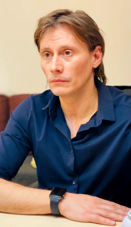 1 marius manole fumeaza bea jpg jpeg