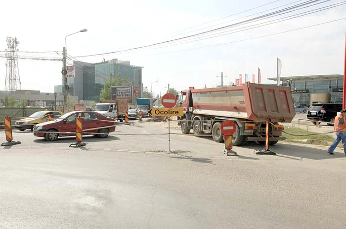 Haos de nedescris în Pipera. Încă un drum a fost închis pentru lucrăriFoto: Roberto Sălceanu