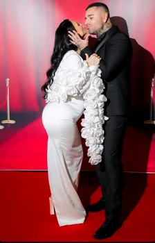 Pentru Francisca și TJ Miles urmează un Revelion liniștit care se va desfășura tot la ei acasă, în sânul familie și al prietenilor apropiați