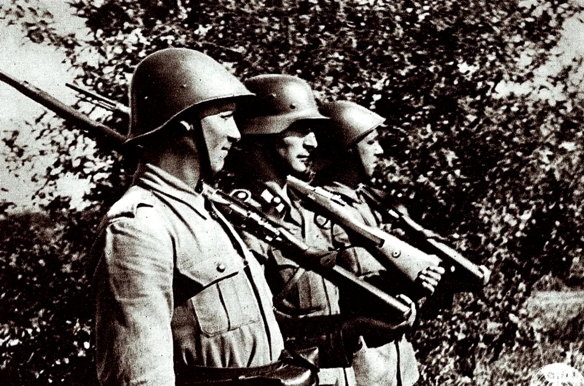 Fotografie de propagandă utilizată pentru a promova „camaraderia între soldatul german și cel român”
