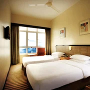 camera cel mai mare hotel jpg