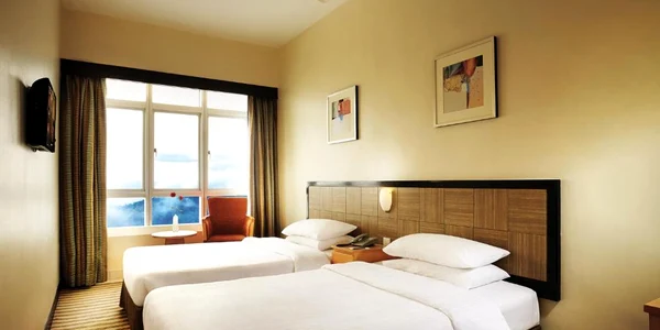 camera cel mai mare hotel jpg