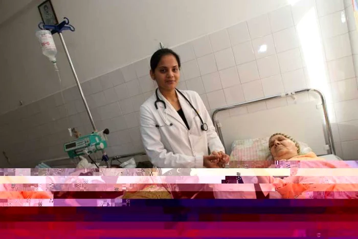 Latika Budhauliya, la Spitalul Judeţean