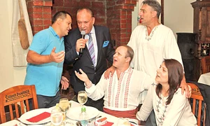 Şerban Huidu i a ţinut  piept la cântări  maestrului Nicu Gigantu jpeg