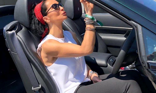 Mihaela Rădulescu, şofer de taxi jpeg