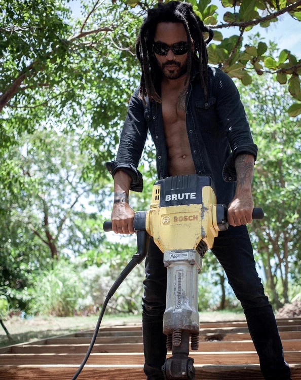 Lenny Kravitz, 57 de ani, controlează picamerul ca un profesionist și vrea să facă un podețfoto: Instagram