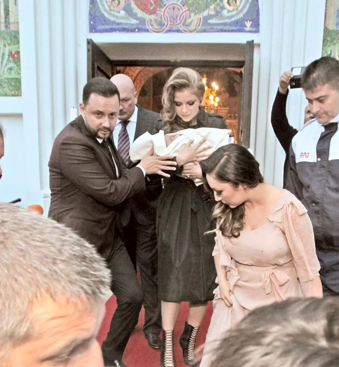 Măruță, extrem de grijului cu micuța proaspăt creștinată, Eva Maria Ioana