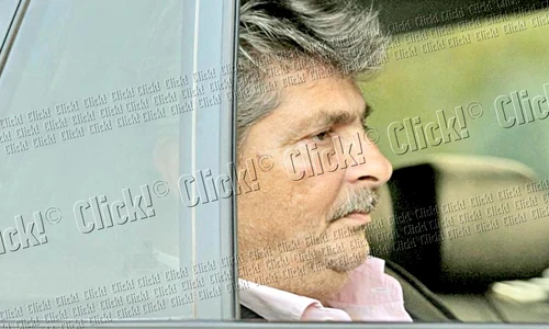 Nepotul lui Vîntu, alături de bona lui jpeg