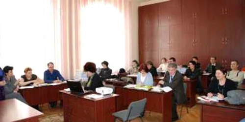 În urmă cu puţin timp, alte 800 de cadre didactice au terminat programele “Academica I şi II”