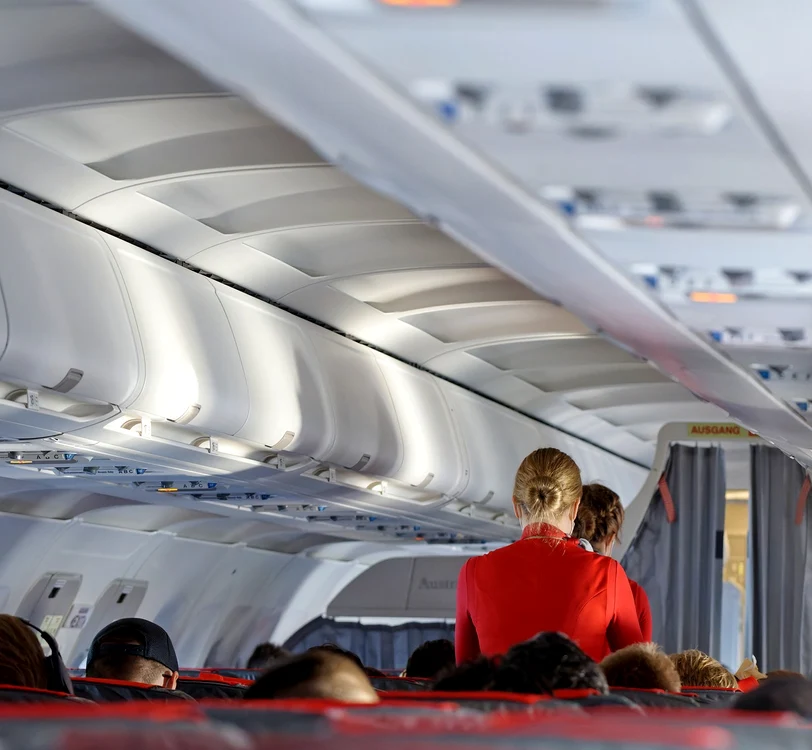 Poziția le ajută pe stewardese să se concentreze / foto: Pixabay