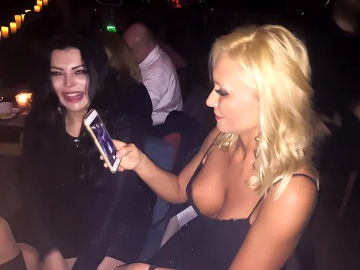 Vica Blochina și-a etalat bustul generos