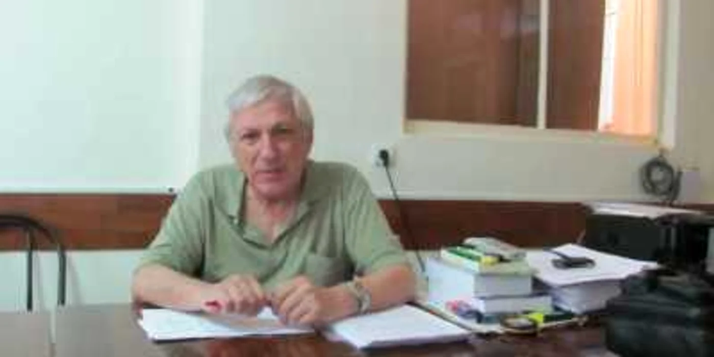 Craiova: Doctorul Doru Dobrescu, vicepreşedintele Colegiului Medicilor din România, filiala Dolj. 