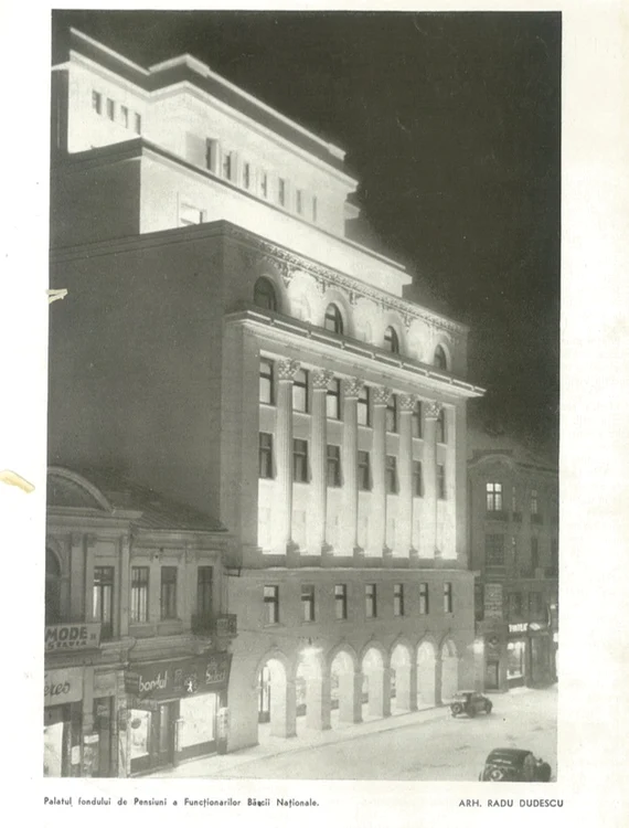 Clădirea denumită Blocul Rosenthal, aici într-o imagine din anii 40, a fost inaugurată în 1939 ca sediu pentru „Casa de Pensii, Împrumuturi și Ajutoare”, pentru angajații BNR