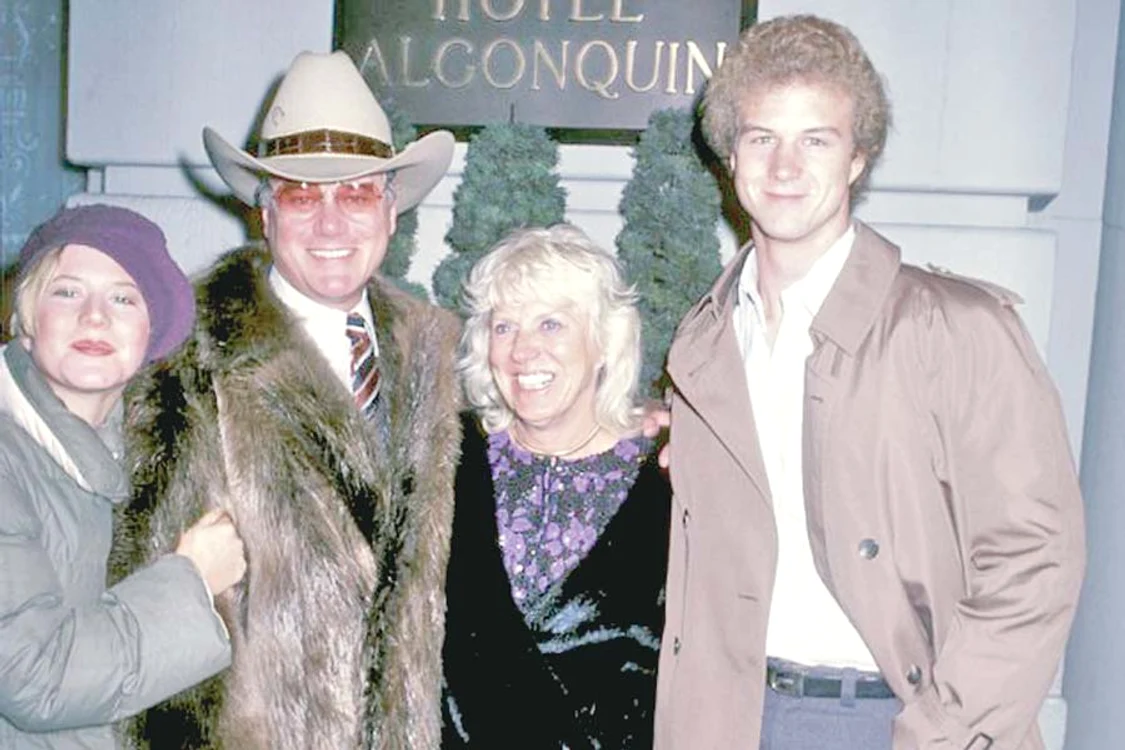 Larry Hagman, în urmă cu  două săptămâni la lansarea  ultimei ecranizări “Dallas”( Fotografii: Reuters/afp/Wireimages)