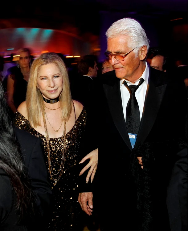 Cântăreaţa, alături de producătorul James Brolin (foto Reuters)