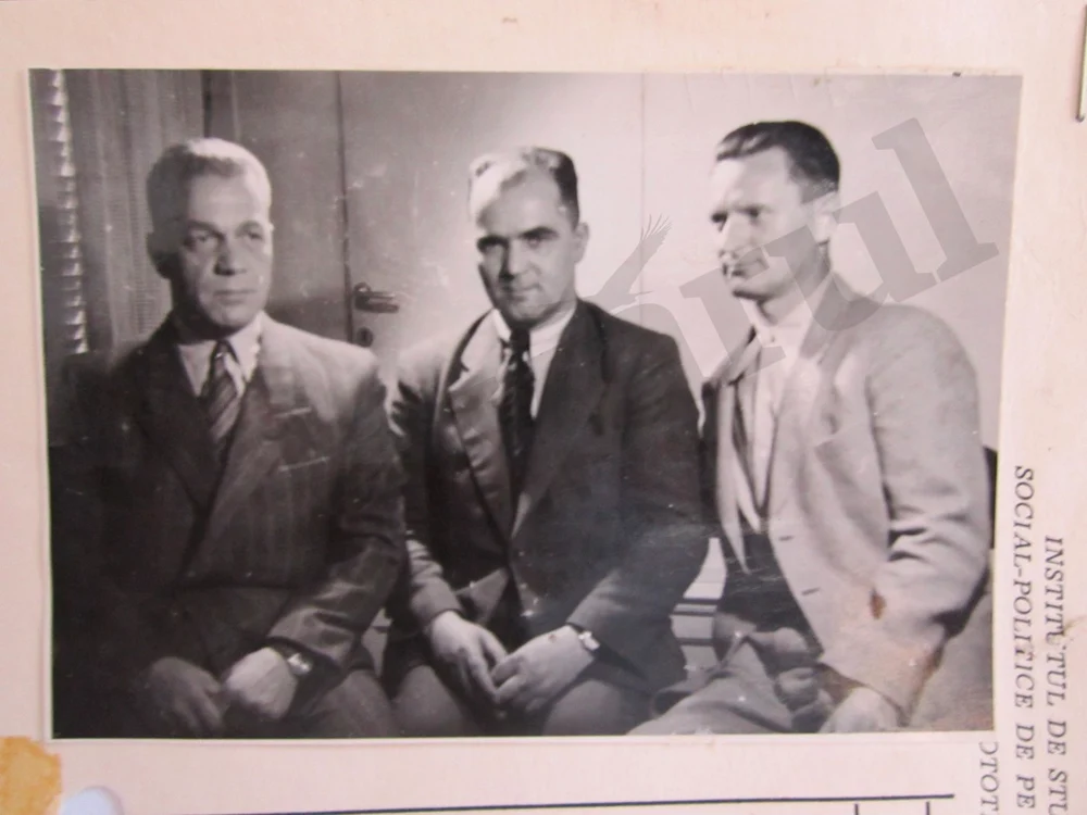 Emil Bodnăraş, Constantin Pârvulescu şi Iosif Rangheţ, într-o fotografie făcută chiar la 4 aprilie 1944, data la care cei trei au preluat conducerea partidului FOTO: Arhivele Naţionale, Fond ISISP