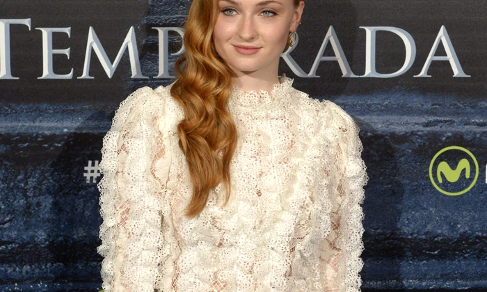 sophie turner hepta 2473552 jpg jpeg