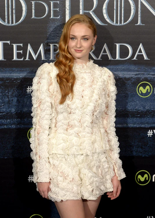 sophie turner hepta 2473552 jpg jpeg