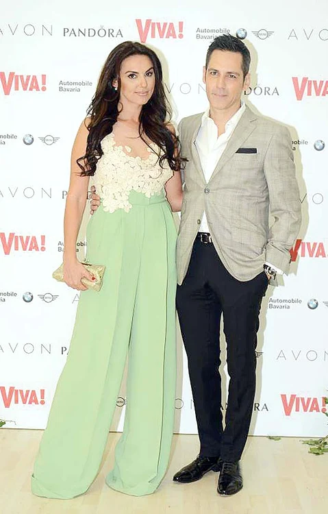 Lavinia Pârva şi Ştefan Bănică  ies din an în paşte în oraş