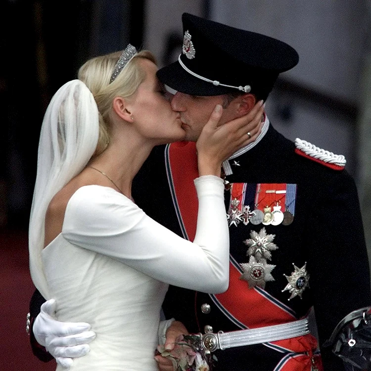 Prințul Haakon, Prințesa Mette Marit la nunta lor regală din Norvegia   FOTO Casa Regală norvegiană jpg