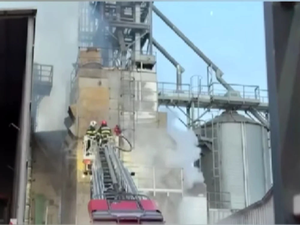 Incendiu la un uscător de cereale/FOTO: Facebook/Infotulcea.ro  